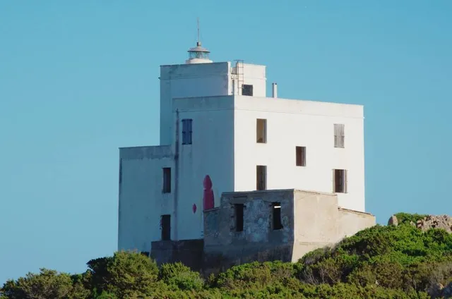 Faro di Capo Comino