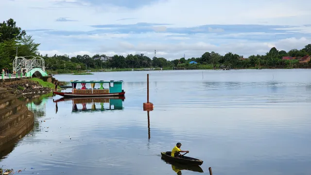 Kawasan Wisata Danau Sipin