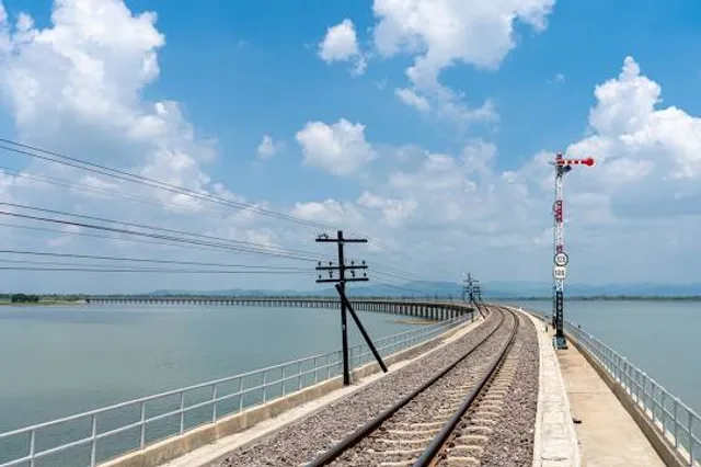 Floating Train at Pa Sak Jolasid Dam