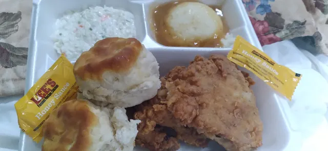 Lee's Famous Recipe Chicken