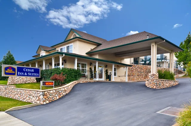 Best Western Cedar Inn & Suites