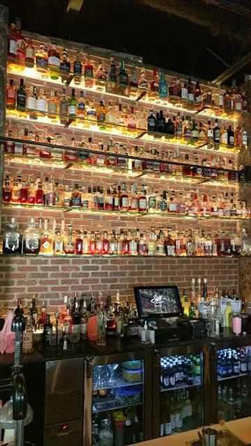 Charlie's Still on Main