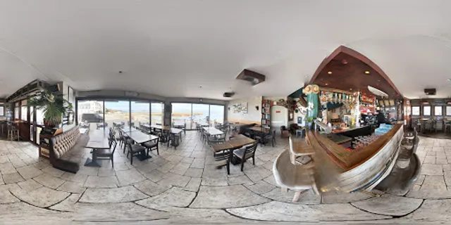 Le Bateau Ivre Café Brasserie