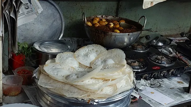 Tea Shop (Appavum Muttayum Shop)