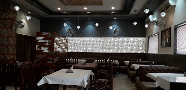Ruchi Restaurant