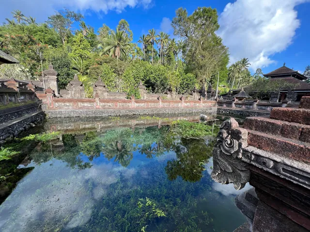 Tirta Empul Temple - Dadong Lulu