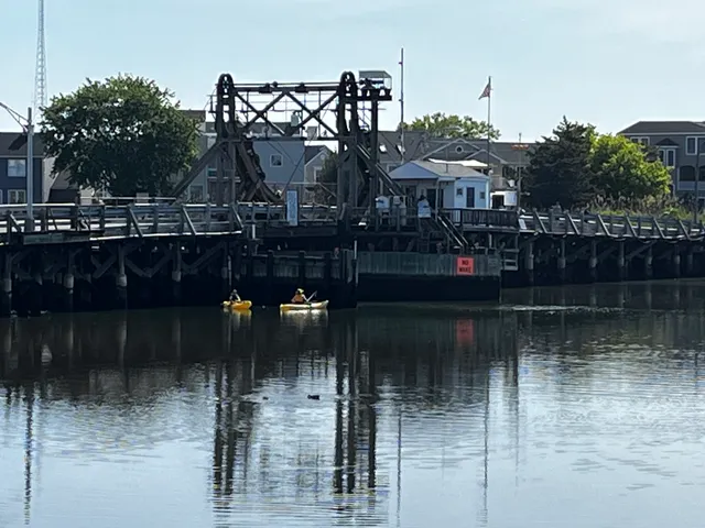 Glimmer Glass Bridge