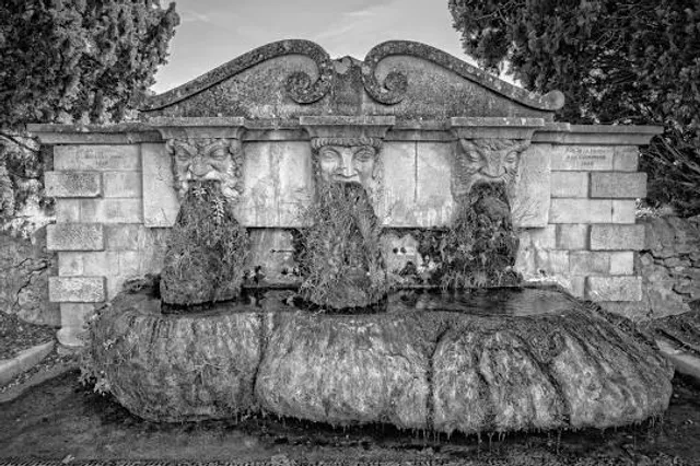 Fontaine aux Trois Masques