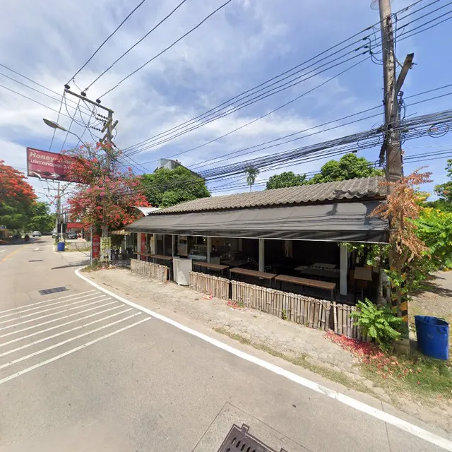 เจ๊วิ ก๋วยเตี๋ยวไก่ตุ๋น,หมูตุ๋น (เจ้าเก่า)