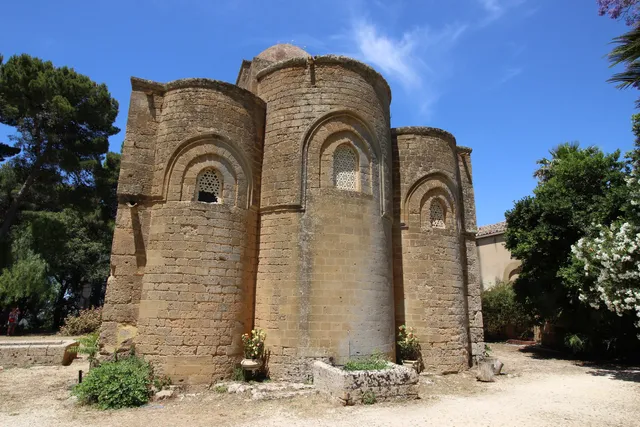 Santissima Trinità di Delia