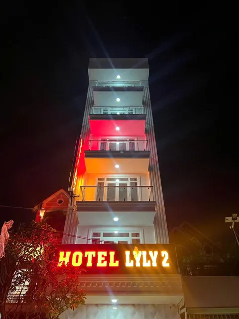 Khách sạn lyly 2