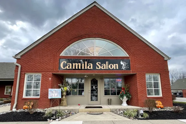 Camila Salon