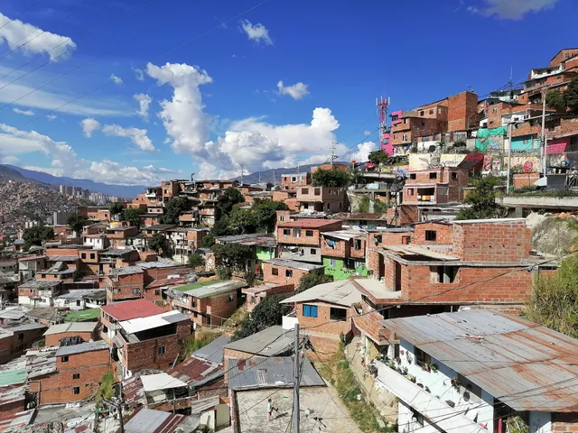 Escalas eléctricas comuna 13
