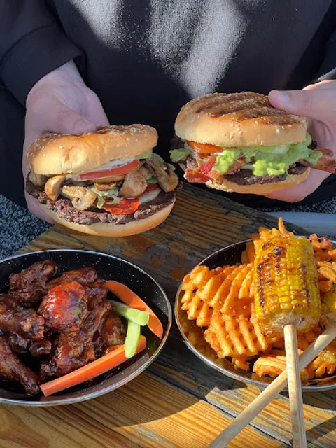 Patatas Burger & Wings Satélite