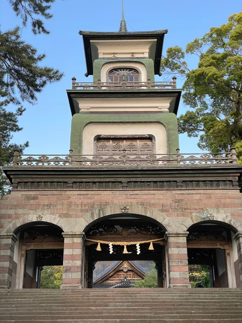 Oyama Shrine Shinmon
