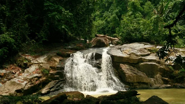 Air Terjun Entugun