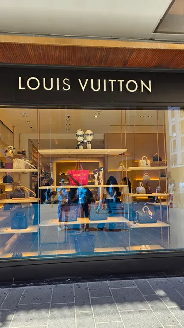 Louis Vuitton Bari