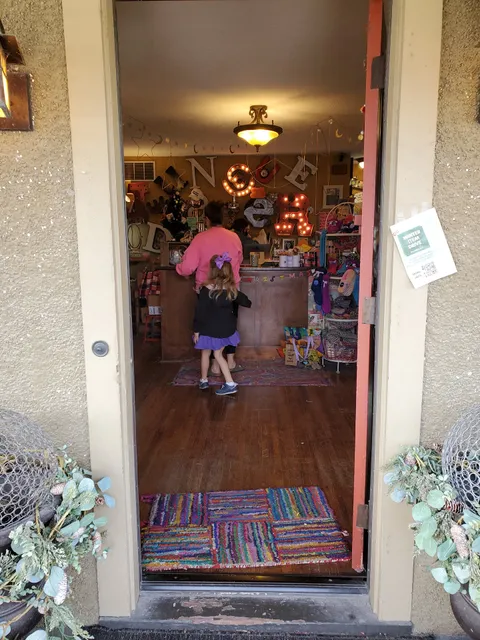 Junque Drawer Boutique-Studio