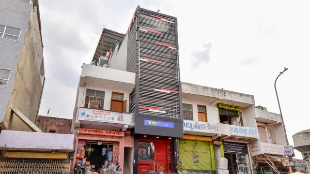 FabHotel Indian Tulip