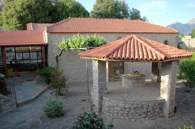 Municipal Unit of Paravola