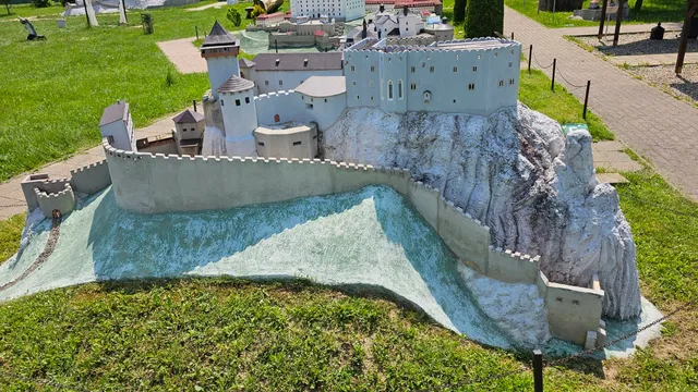 MATÚŠOVO KRÁĽOVSTVO, spol. s r.o.