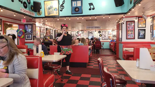 Mel's Hard Luck Diner
