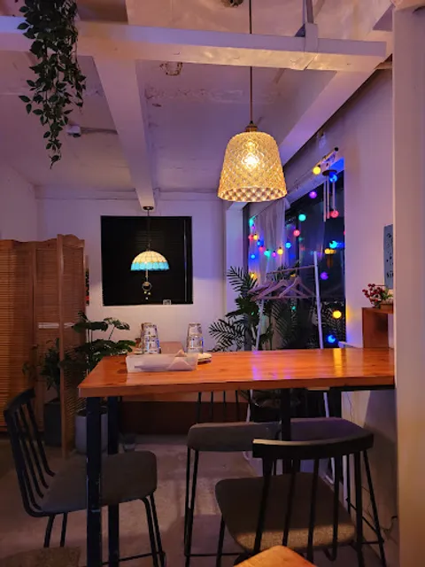 Button Up Bar and Kitchen