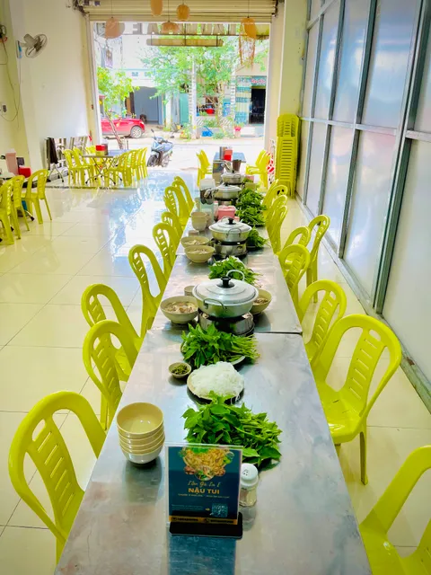 Lẩu Gà Lá É - Nậu Tui