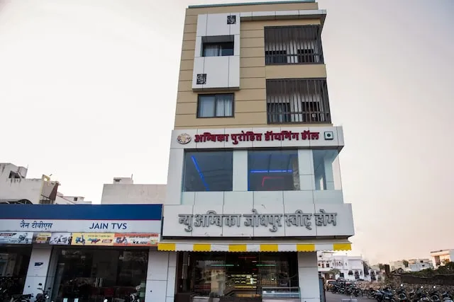 OYO 24952 Laxmi Jodhpur Hotel