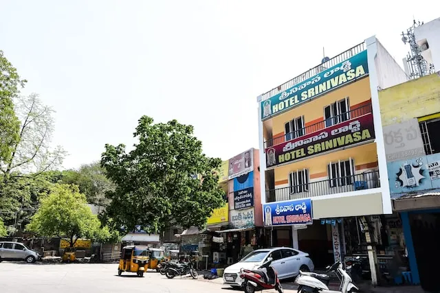 OYO Srinivasa Residency Lodge