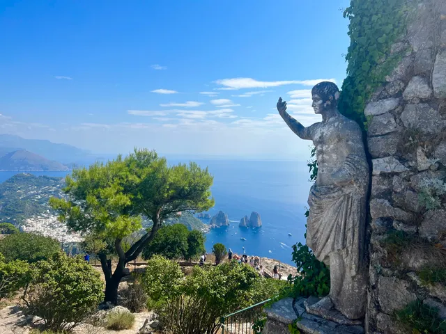 Statue of emperor August