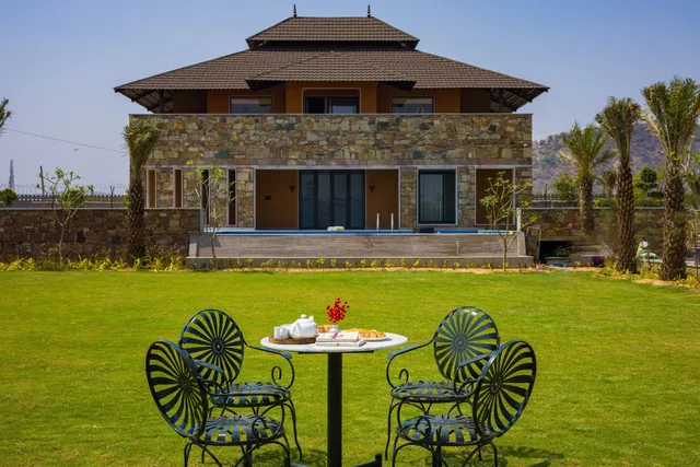 ELIVAAS The Kanota Retreat - Luxury Villa in Jaipur | 4 BHK Villa with Private Pool