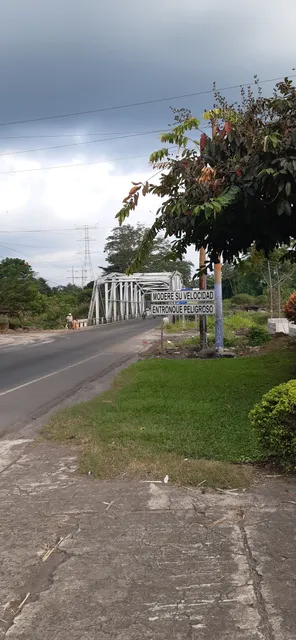 Castillo Armas bridge