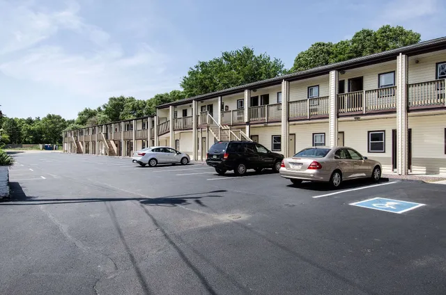 Econo Lodge West Yarmouth on Cape Cod