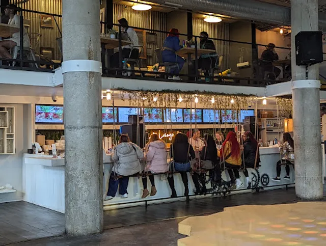 Latté Lounge + HG Eatery