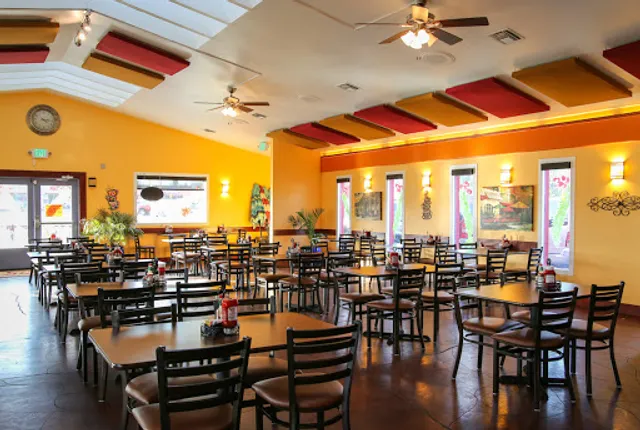 Kely's Crepes & Burgers