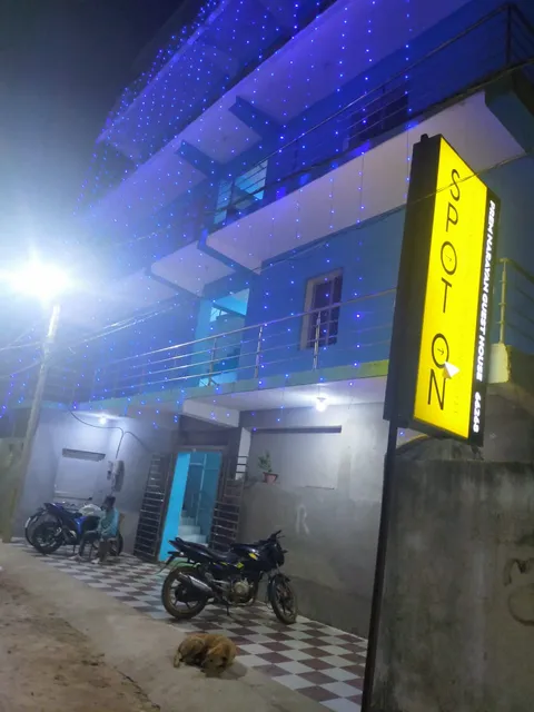 OYO 66268 Prem Narayan Guest House