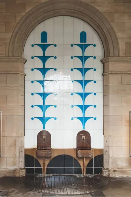 Brunnen- und Wandelhalle