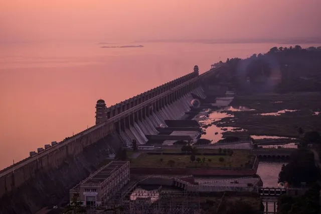 Tungbhadra Dam And Garden