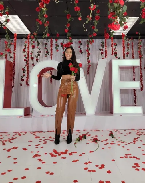 TFTI - Interactive Photos & Self-Portrait Studio