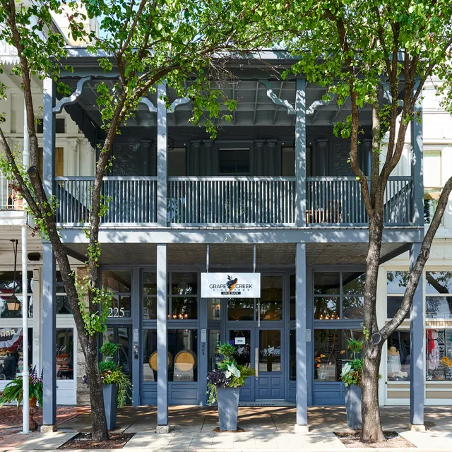 Grape Creek on Main - Tasting Room