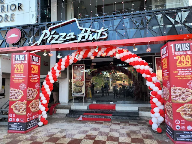 Pizza Hut | Kazhakuttom, Thiruvananthapuram