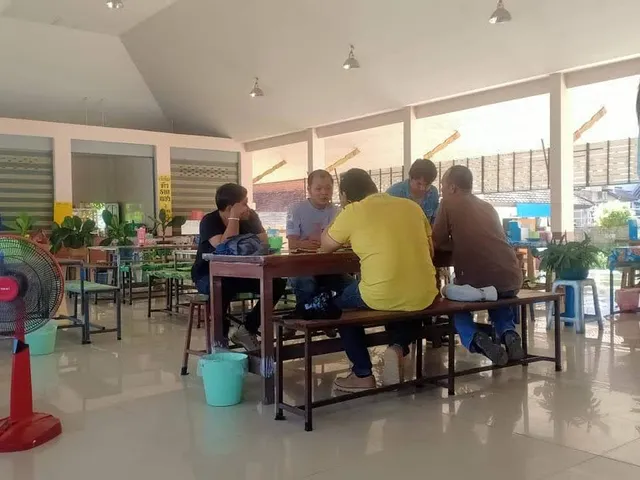 ร้านท่าเรือหนุ่มโกลเด้น