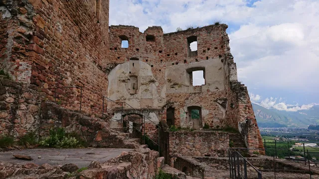 Burgruine Neuhaus Maultasch