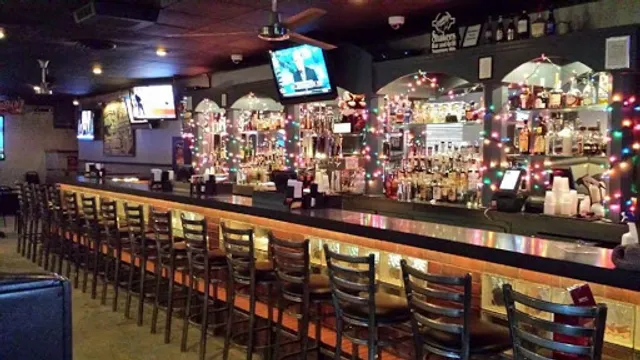 Shaker's Bar & Grill