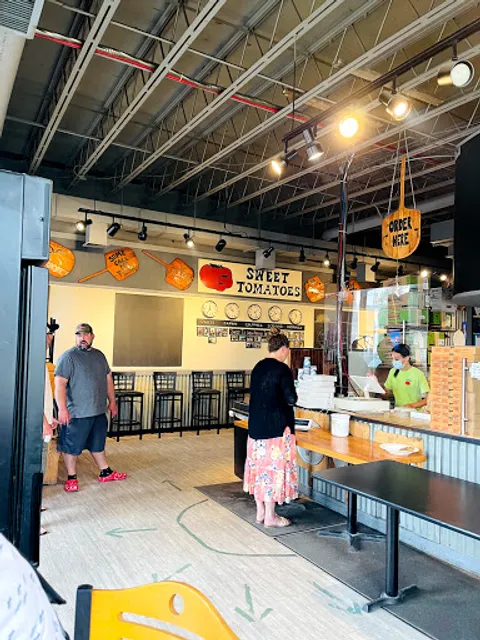 Sweet Tomatoes Pizza