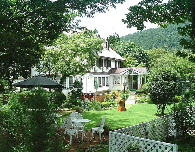 ペンション あけまの森