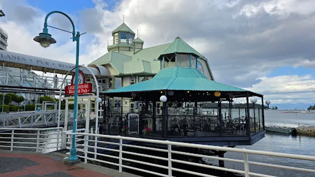 Lighthouse Bistro & Pub