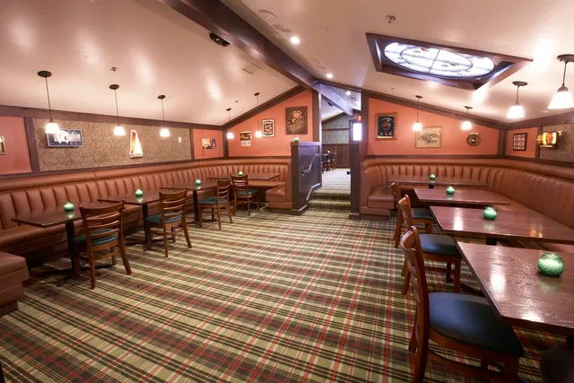 Chloe's at Golden Road Brewing