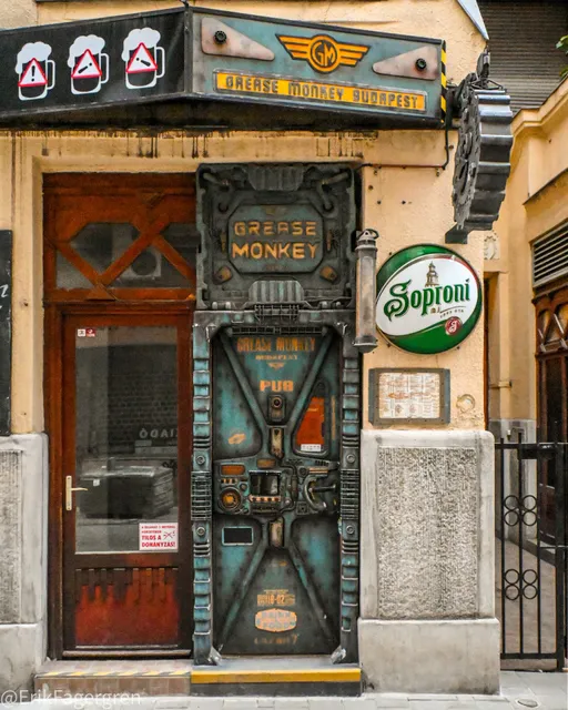 Grease Monkey Budapest